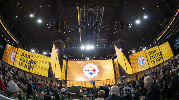 Report: NFL Draft on Friday Could Feature a Huge Trade Right Off the Bat