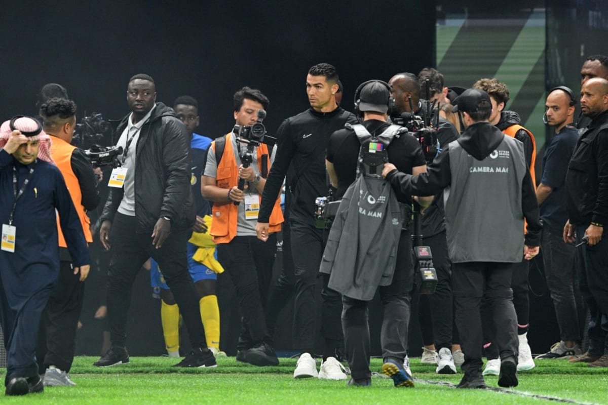 Cristiano Ronaldo Investigated For Obscene Gesture To Heckling Saudi