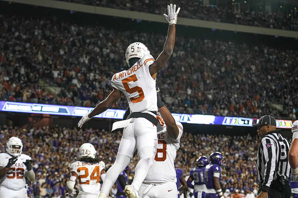 Adonai Mitchell Texas Longhorns Star Wide Receiver Declares For NFL