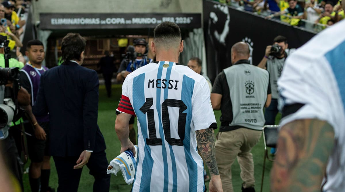 Lionel Messi Argentina Walk Off Pitch After Fight Breaks Out In Crowd