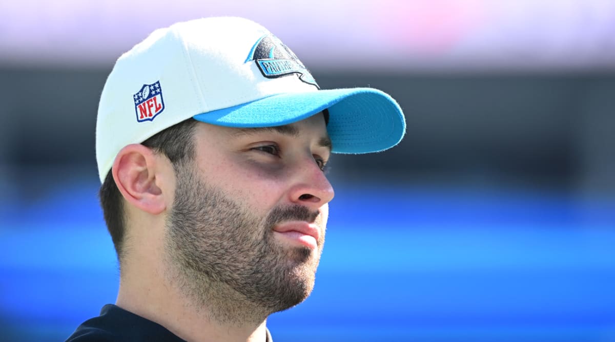 Baker Mayfield Seen Warming Up Before ‘TNF’ Rams-Raiders Game (Video)