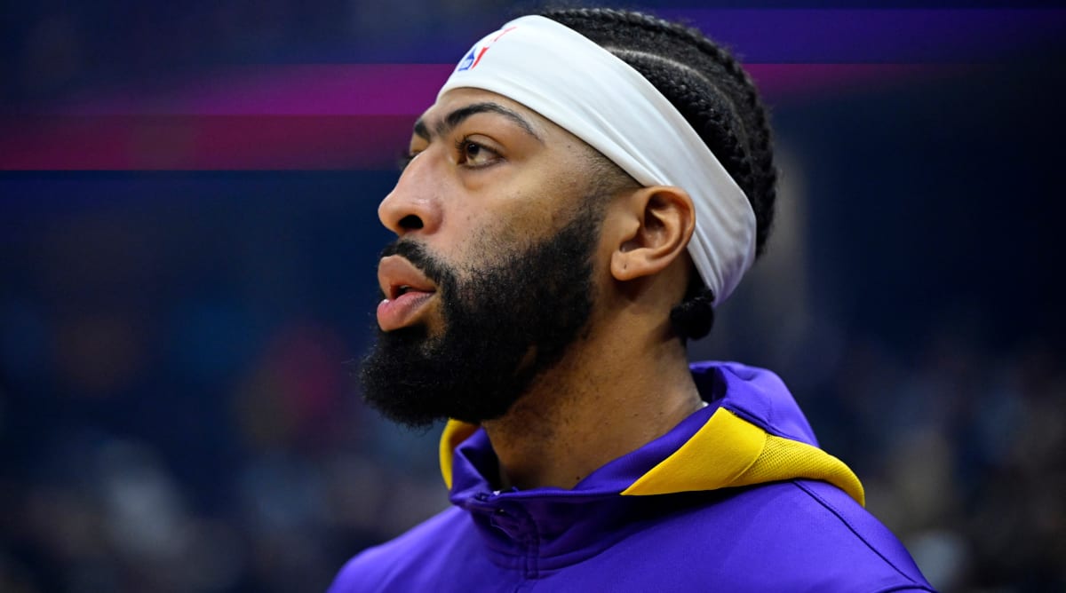 Lakers Say Anthony Davis Has ‘Stress Injury’ in Right Foot
