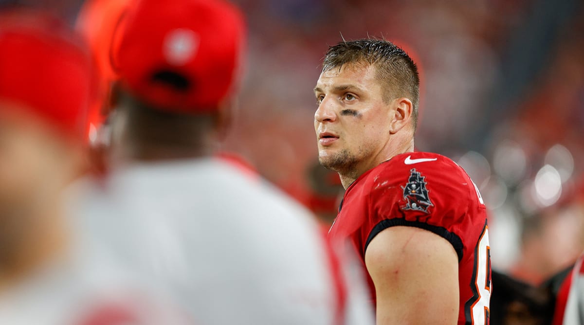 Report: Bucs Don’t Expect Rob Gronkowski to Return to NFL