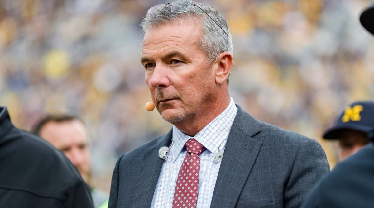 Urban Meyer Sent Home With Illness From Ohio State-Indiana