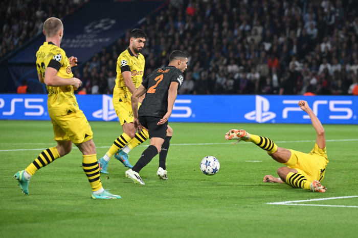 Beautiful Achraf Hakimi Goal Helps Psg Beat Dortmund In Ucl Futbol On