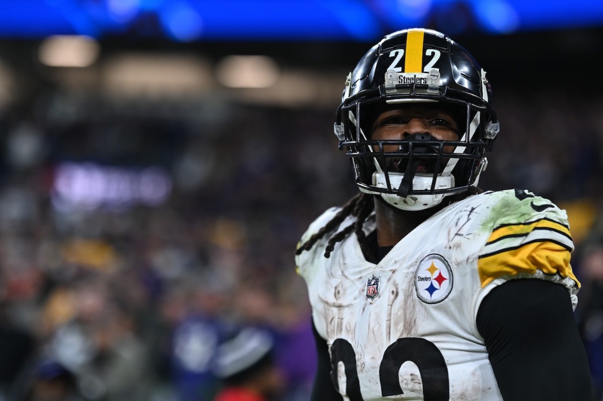 Pittsburgh Steelers Rb Najee Harris Gets Caught In Penguins Drama