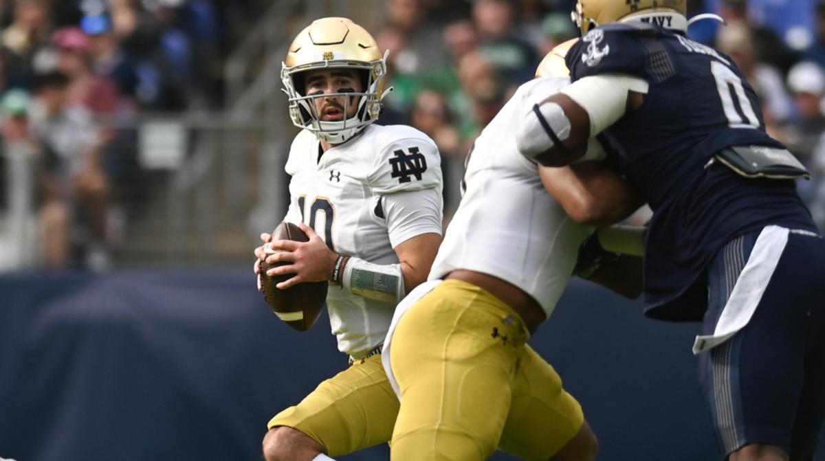 Game Observations Notre Dame Offense Is Up And Down In Win Over Navy