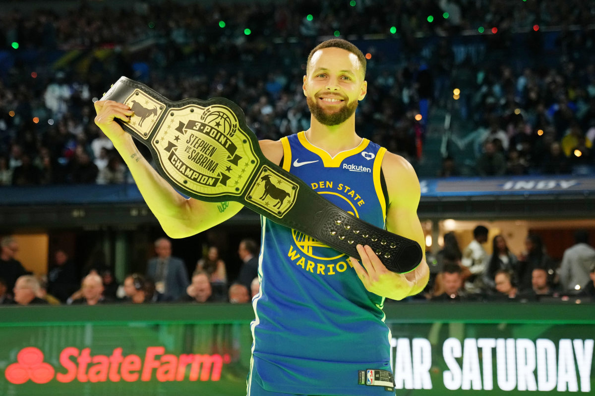 Stephen Curry Vence A Sabrina Ionescu Por 3 Puntos En El Concurso De