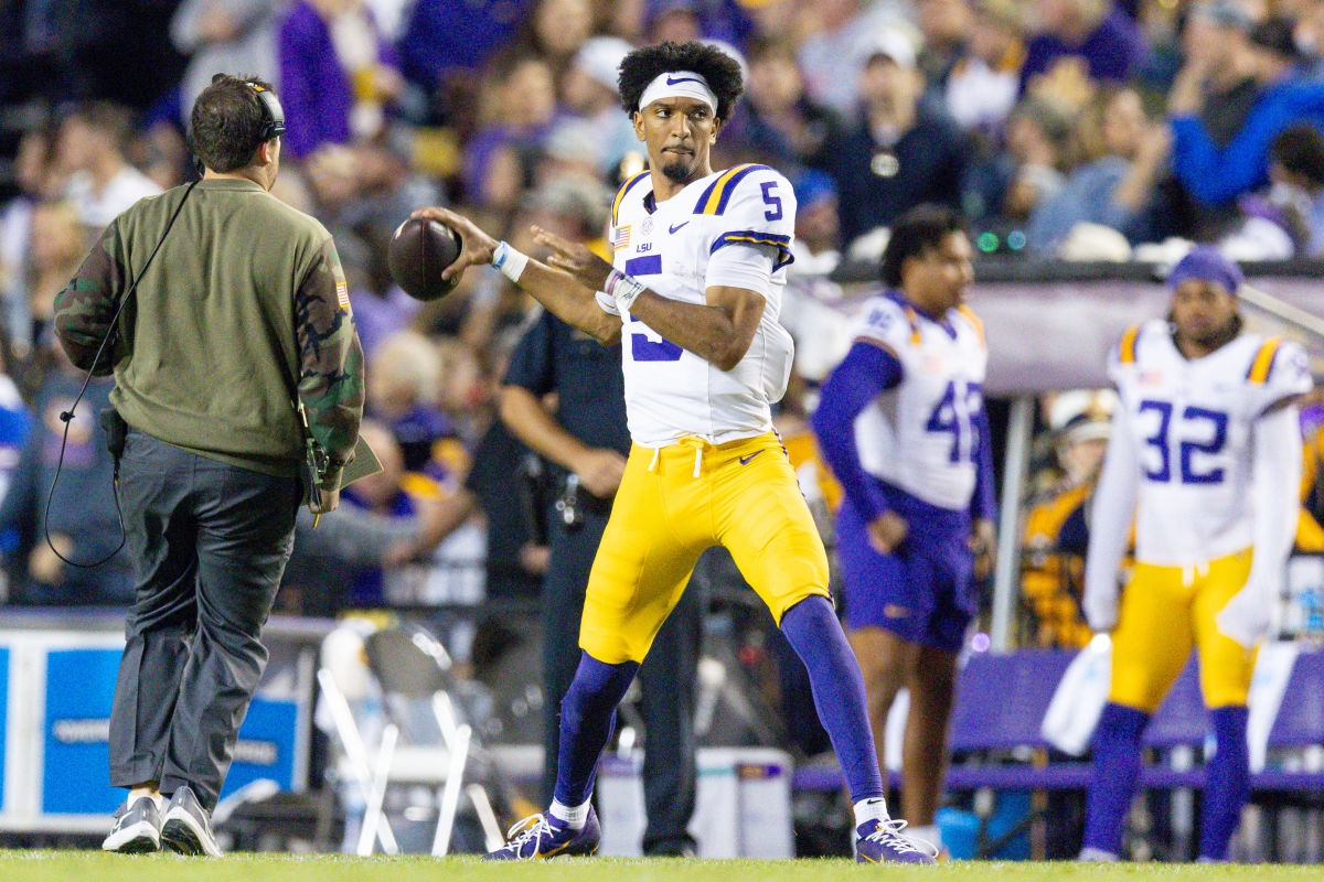 Lsu Football Jayden Daniels Named Finalist For Davey O Brien Award