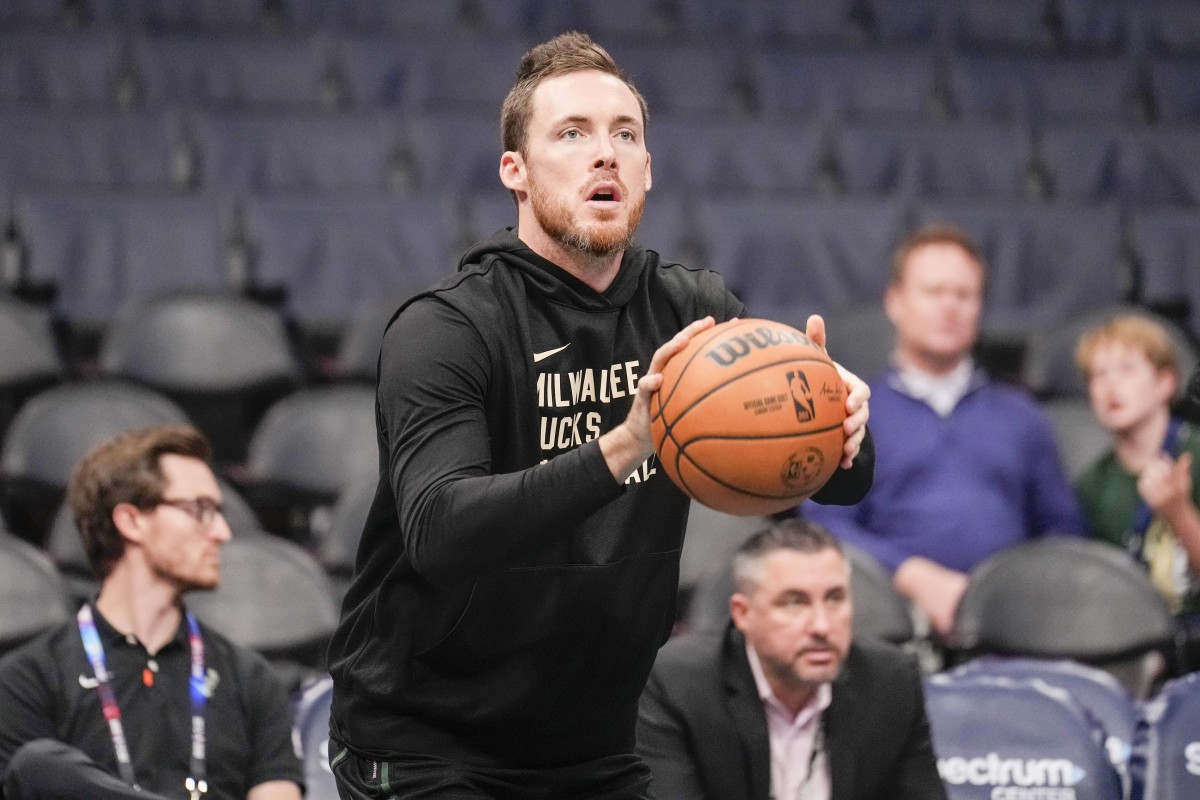 Coach Adrian Griffin Gives Update On Pat Connaughton S Injury Exit Vs