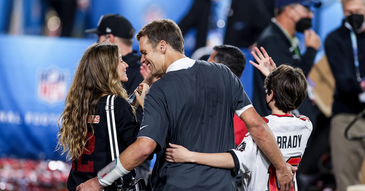 Gisele Bundchen Discusses 'Concerns' With Tom Brady Playing at 45 - Sports  Illustrated