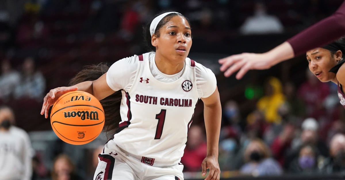 South Carolina stays atop AP women's basketball top 25 after loss ...