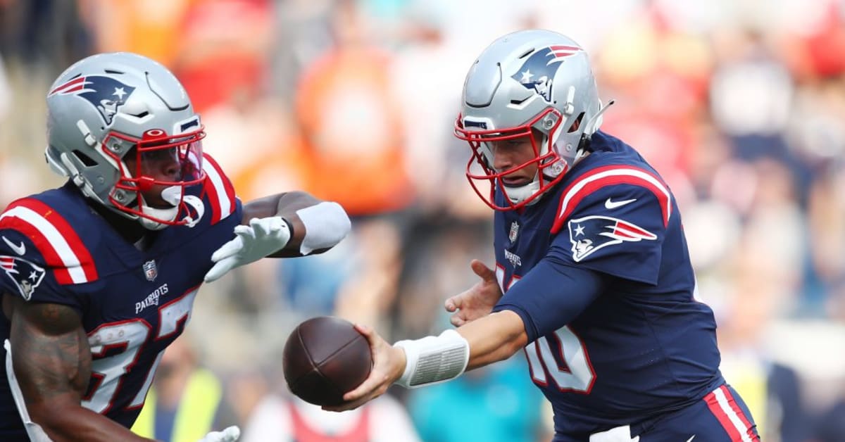 FOXBOROUGH, MA - AUGUST 11: New England Patriots inside running back Kevin  Harris (36) uring an NFL preseason game between the New England Patriots  and the New York Giants on August 11