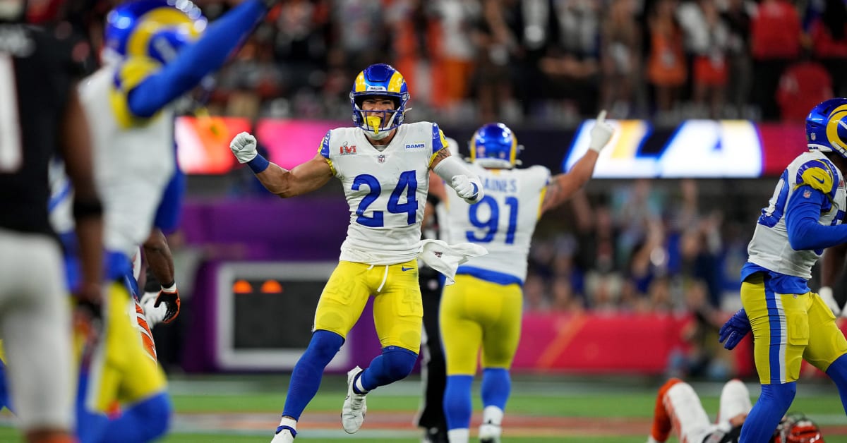 Los Angeles Rams' Taylor Rapp Proposes on the Field After Winning Super  Bowl LVI