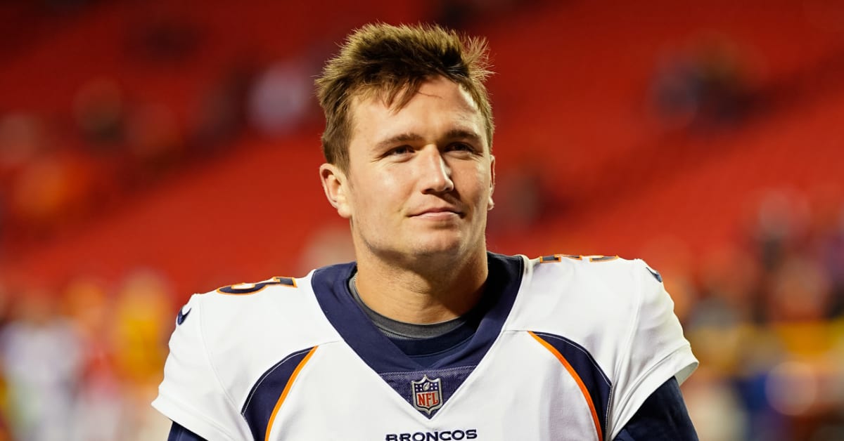 Drew Lock Changes Seahawks Jersey Number Out of 'Utmost Respect' for  Russell Wilson - Sports Illustrated Mile High Huddle: Denver Broncos News,  Analysis and More