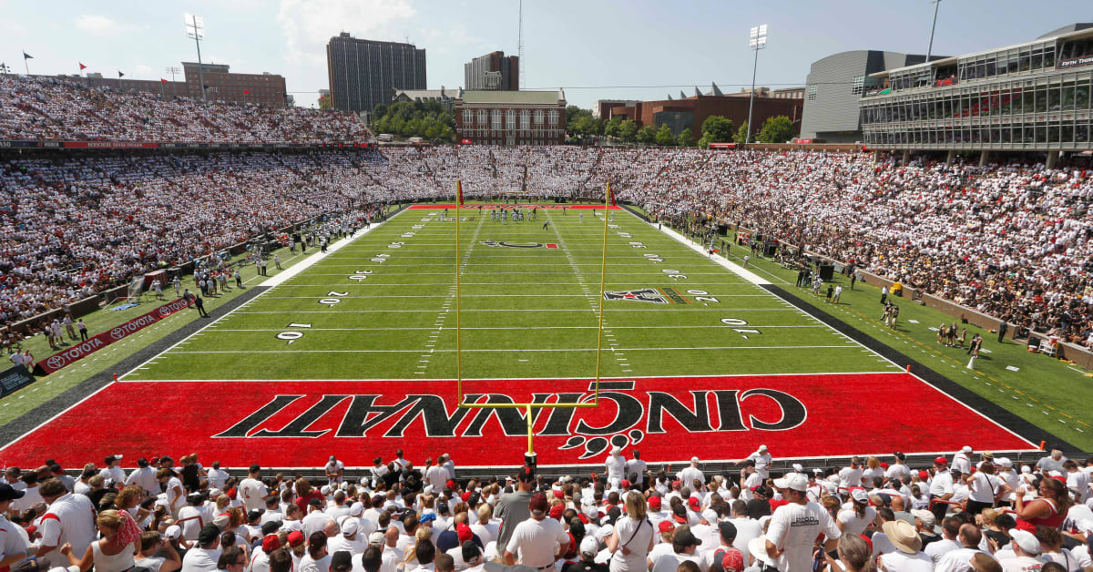 2022 NFL Combine Check-In: Jerome Ford Performs in Front of NFL Evaluators  - All Bearcats