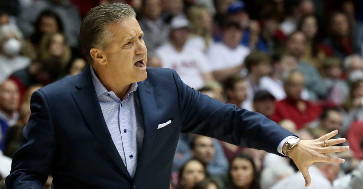 Arkansas fans ‘call the hogs’ for John Calipari while at dinner ...