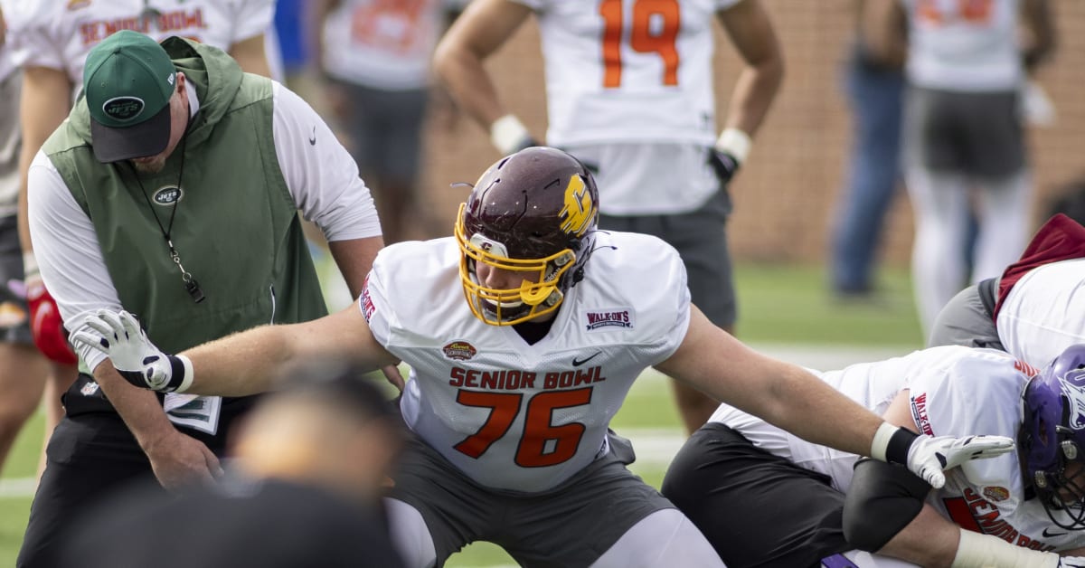 Offensive tackle Bernhard Raimann runs official 5.05-second 40-yard dash at  2022 combine