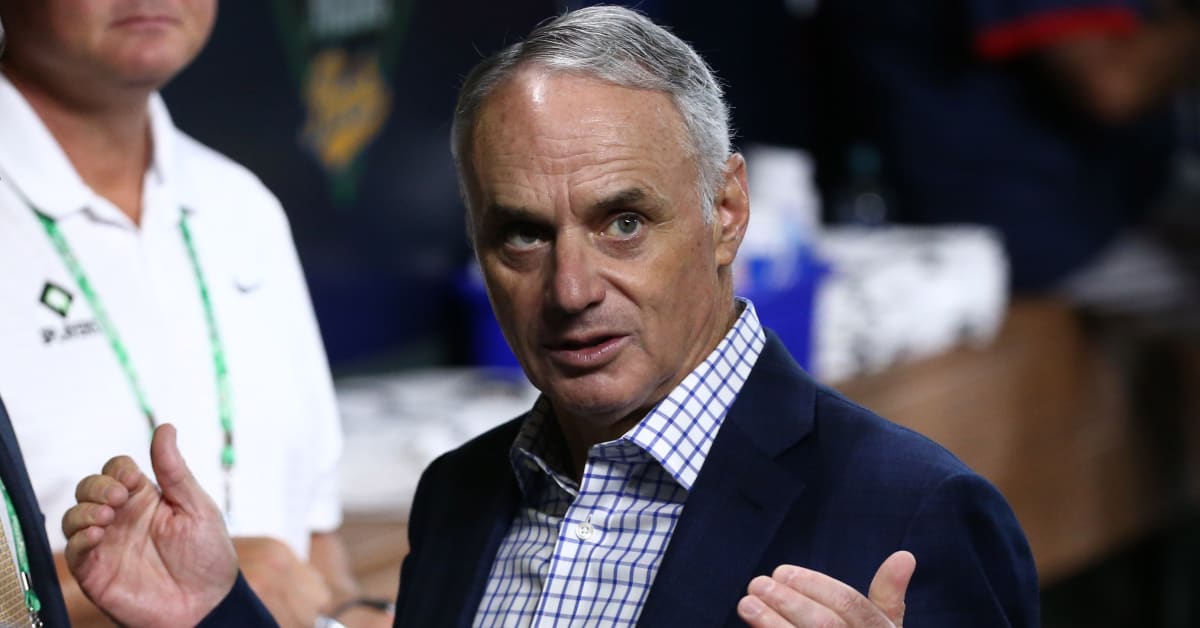 MLB Commissioner Rob Manfred sends note, headphones to every player ...