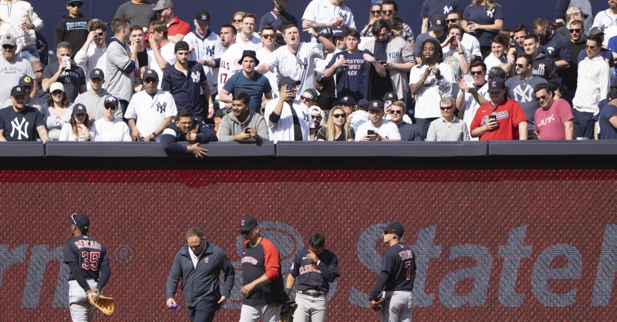 Fans at Yankee Stadium Hurl Beer Bottles at Guardians Players