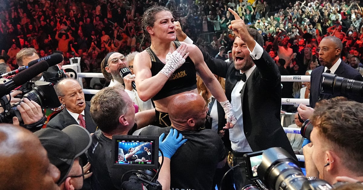 Katie Taylor retains title in historic women's bout at MSG - Sports  Illustrated