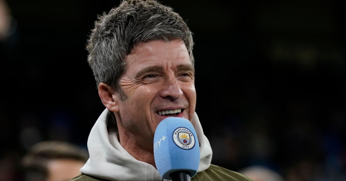 Oasis Star Noel Gallagher Headbutted During Manchester City Celebration ...