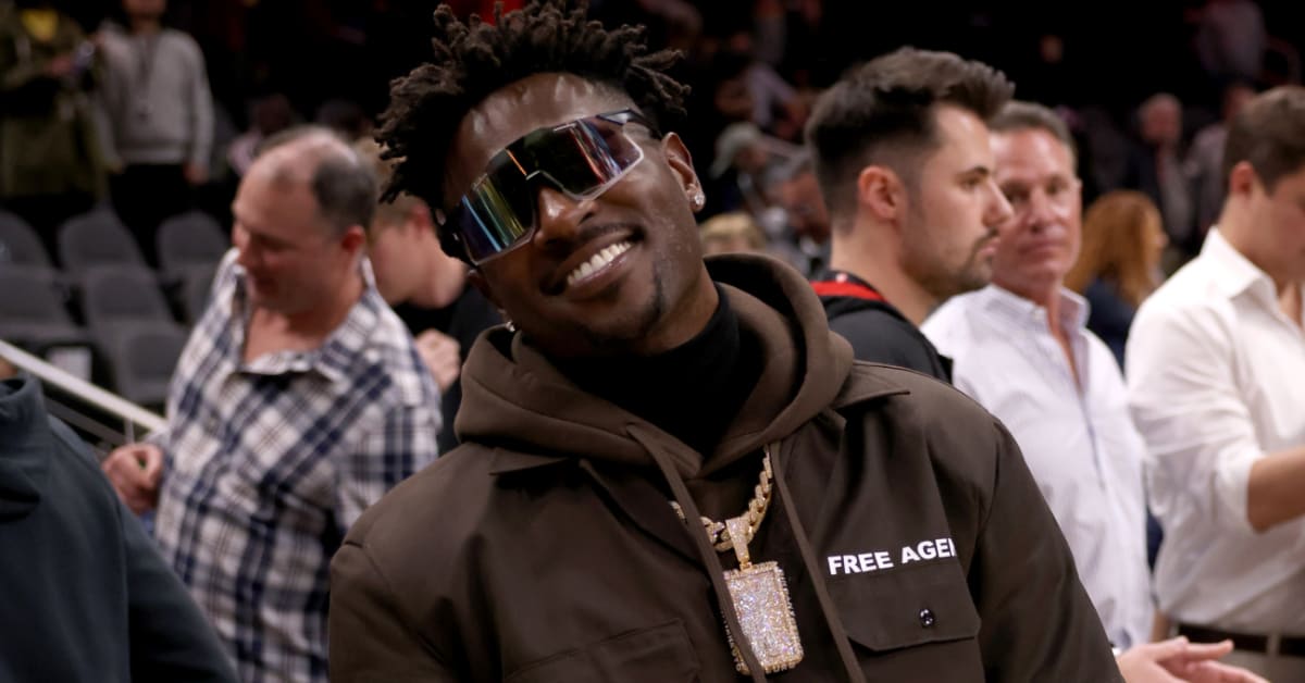 Antonio Brown on playing Monday: 'Why wouldn't I be?'