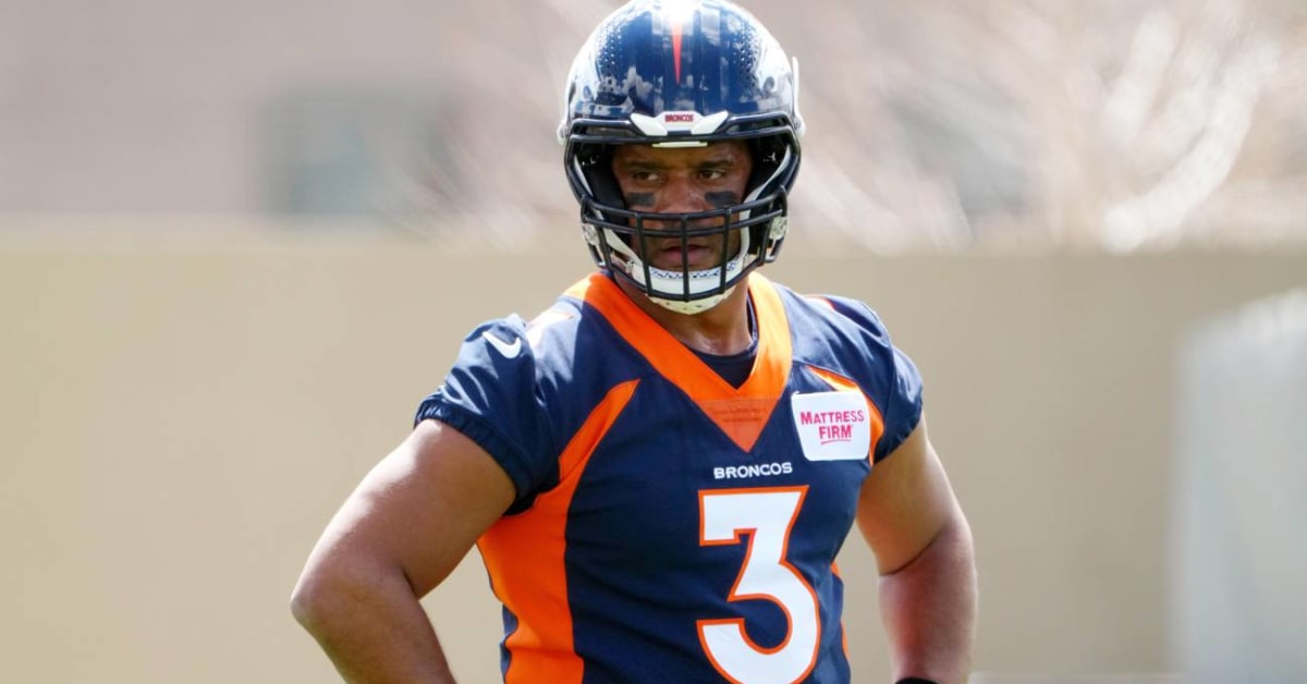 Drew Lock Changes Seahawks Jersey Number Out of 'Utmost Respect' for Russell  Wilson - Sports Illustrated Mile High Huddle: Denver Broncos News, Analysis  and More