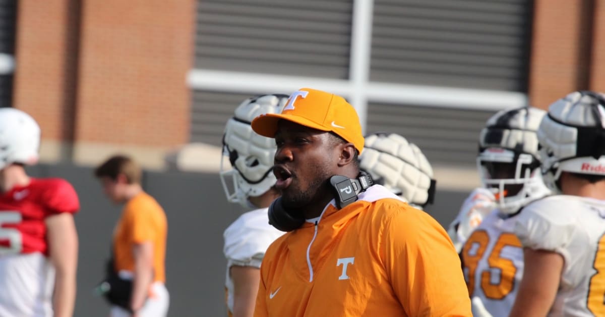 3 options to replace Kodi Burns as Tennessee Vols wide receivers coach - A  to Z Sports