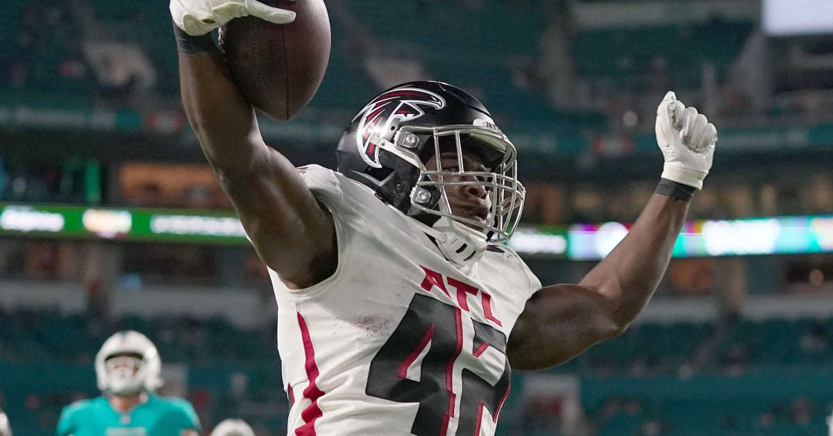 Atlanta Falcons on X: Big Dawgs Hunt(ley) the endzone. First career TD for Caleb  Huntley‼️ 