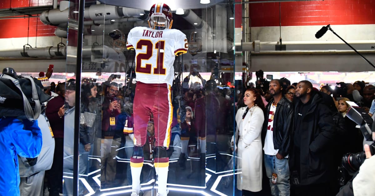 Look: NFL World Reacts To The Sean Taylor Statue - The Spun: What's  Trending In The Sports World Today