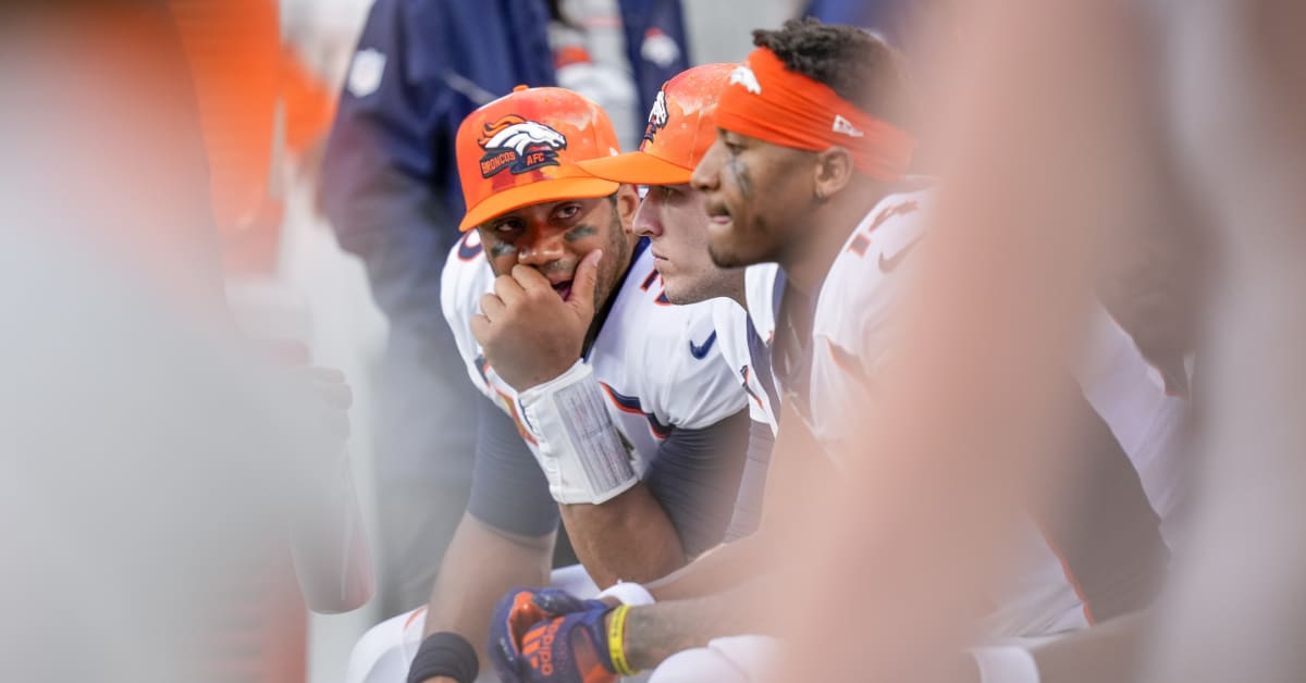 Denver Broncos quarterback Russell Wilson warms up before an NFL football  game against the Carolina Panthers on Sunday, Nov. 27, 2022, in Charlotte,  N.C. (AP Photo/Rusty Jones Stock Photo - Alamy