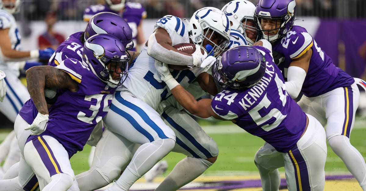 NFL Fans Furious With Refs During Vikings-Colts Game