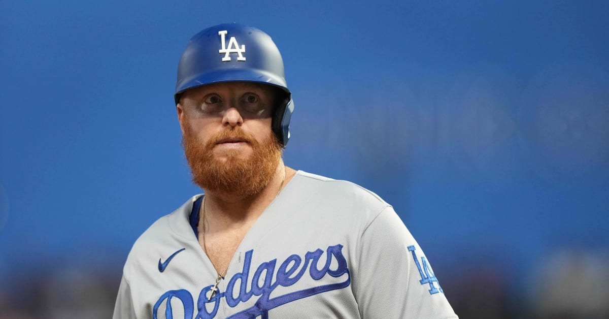 Justin Turner signing with Red Sox on $22 million contract