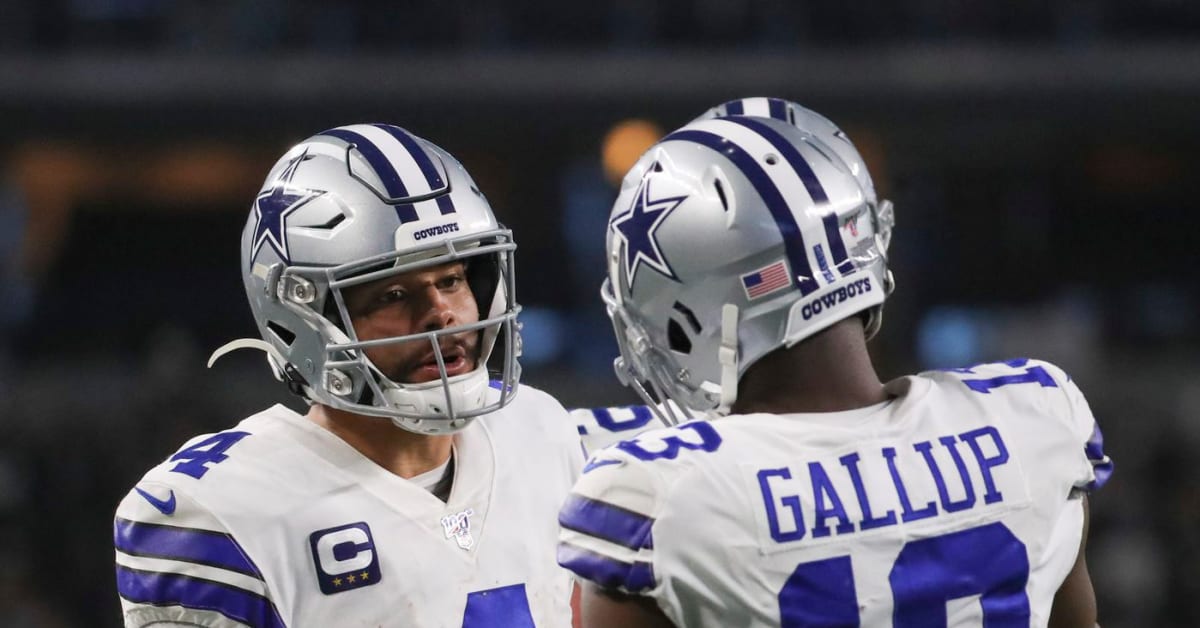 Dallas Cowboys offensive coordinator Kellen Moore reacts to a play during  an NFL football game against the Washington Commanders, Sunday, Oct. 2,  2022, in Arlington. (AP Photo/Tyler Kaufman Stock Photo - Alamy