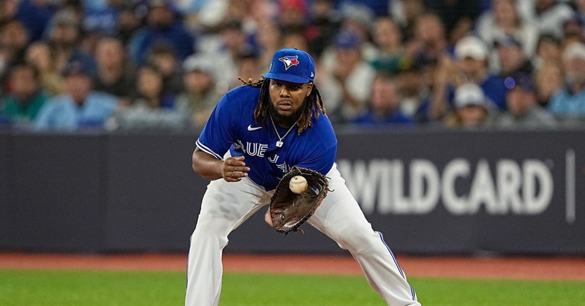 Toronto Blue Jays' 2023 Projected Starting Lineup After Trading for Daulton  Varsho - Fastball