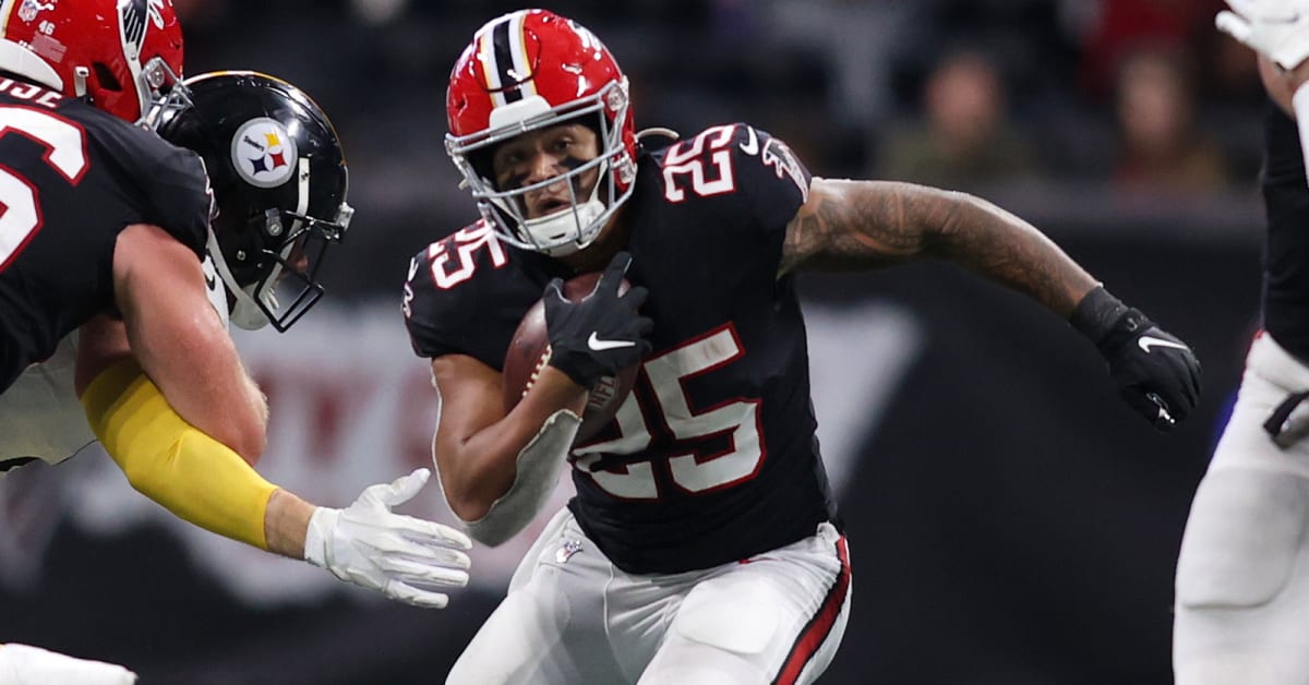 Returning Mike White, surging Tyler Allgeier highlight Week 17 waiver wire  targets, North of Boston Bets