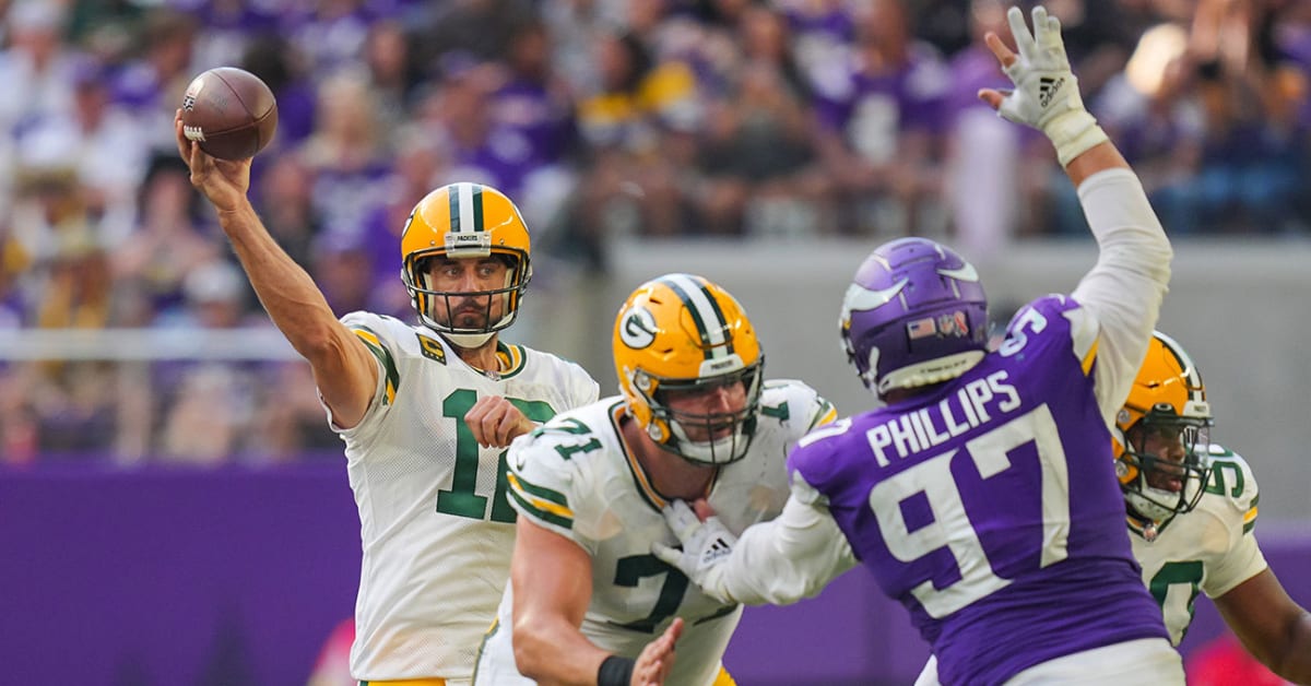 Vikings at Packers spread, odds, picks and trends: Expert predictions for  NFL Week 17 Sunday Night Football - The Athletic