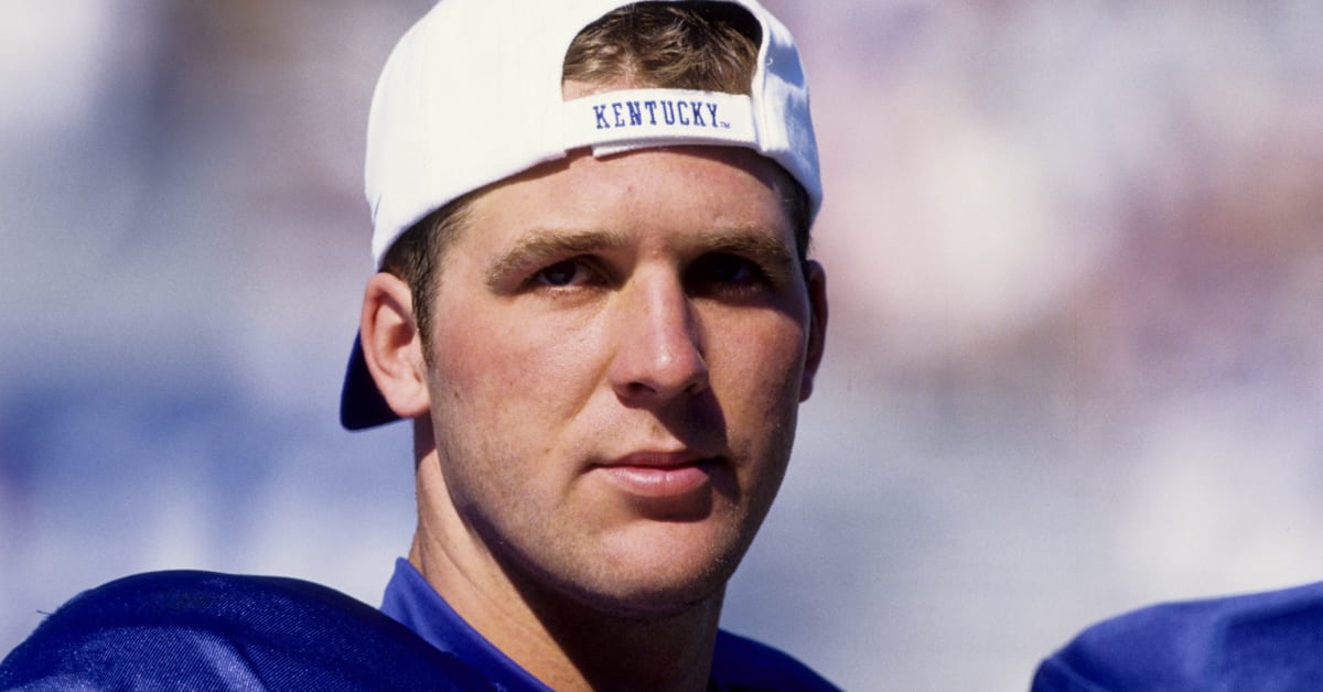 Ex-NFL QB Tim Couch shocks Twitter with ripped physique