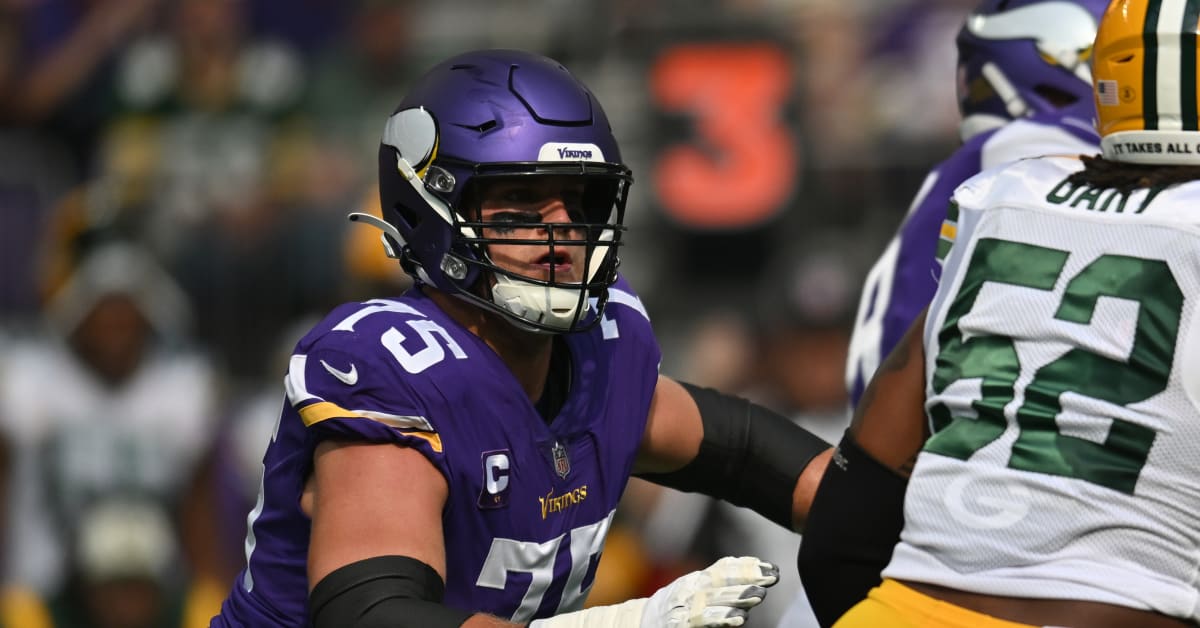 Vikings place starting o-linemen O'Neill, Schlottman on IR