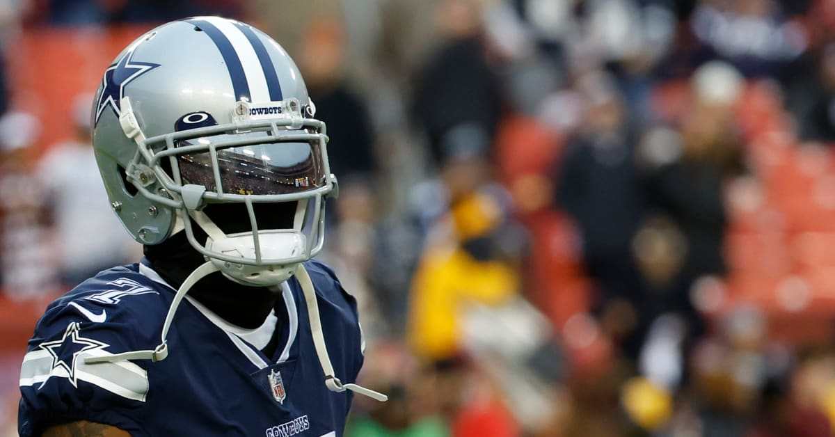 LANDOVER, MD - JANUARY 08: Commanders wide receiver Jahan Dotson (1) runs  after a catch during the Dallas Cowboys versus Washington Commanders  National Football League game at FedEx Field on January 8