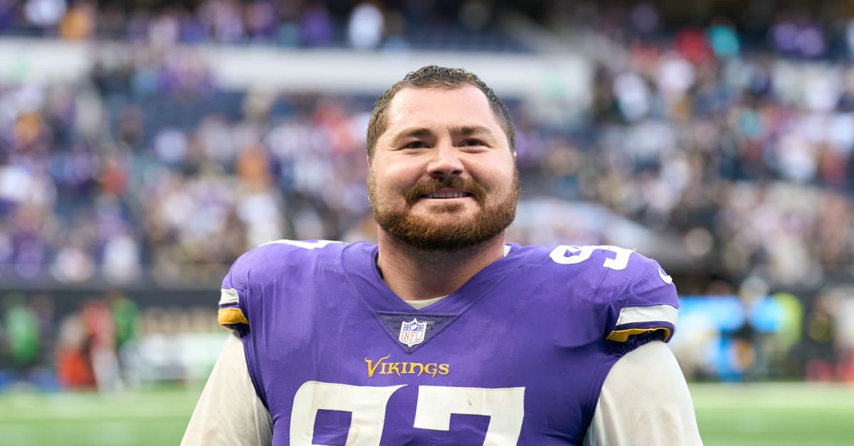 Vikings' Harrison Phillips keeping busy off field with charity