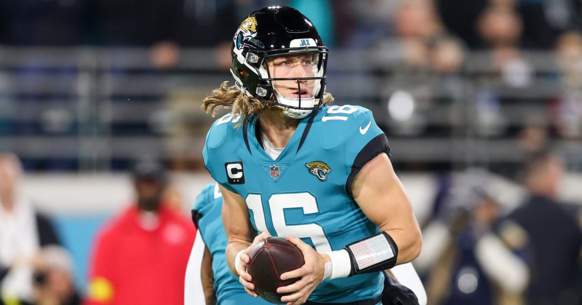 Trevor Lawrence Shares Elaborate Waffle House Order After Jags