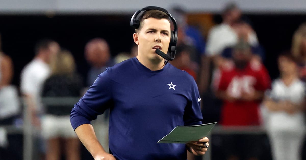 Report: UW offensive coordinator candidate Kellen Moore leaning toward  staying with Dallas Cowboys