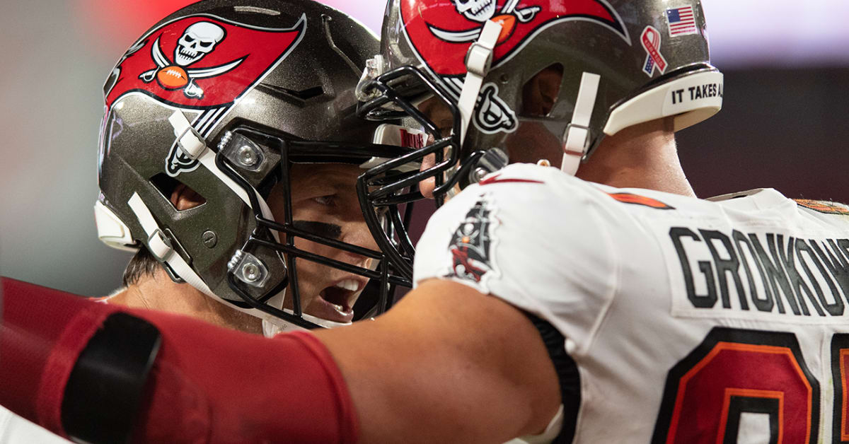 Tampa Bay Buccaneers Tight End Rob Gronkowski Projected to Sign With  Buffalo Bills - Sports Illustrated Cincinnati Bengals News, Analysis and  More