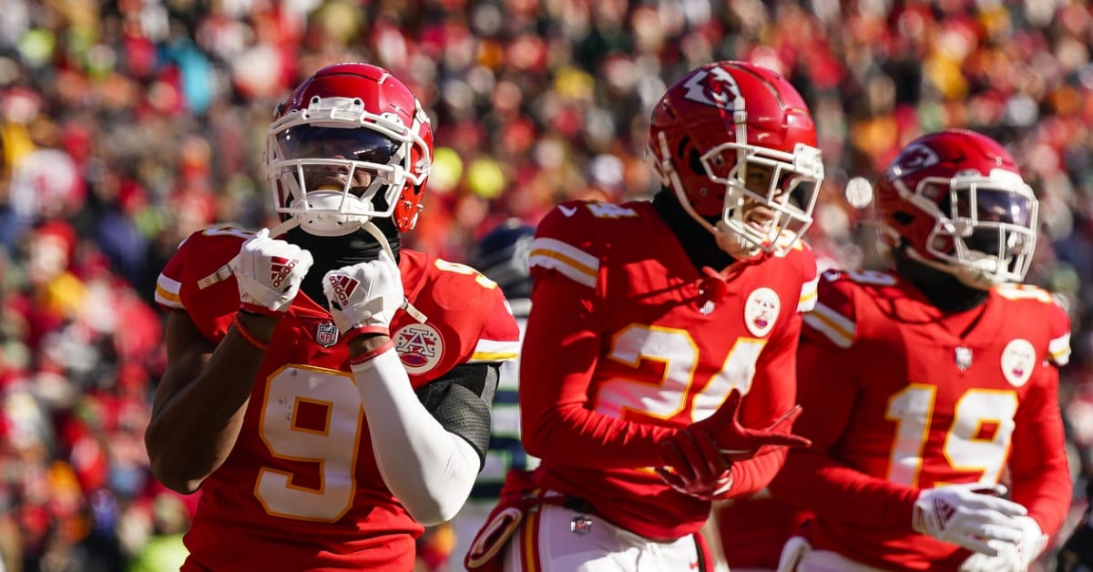 Awesome' WR Marquez Valdes-Scantling Impressing at KC Chiefs OTAs - Sports  Illustrated Kansas City Chiefs News, Analysis and More