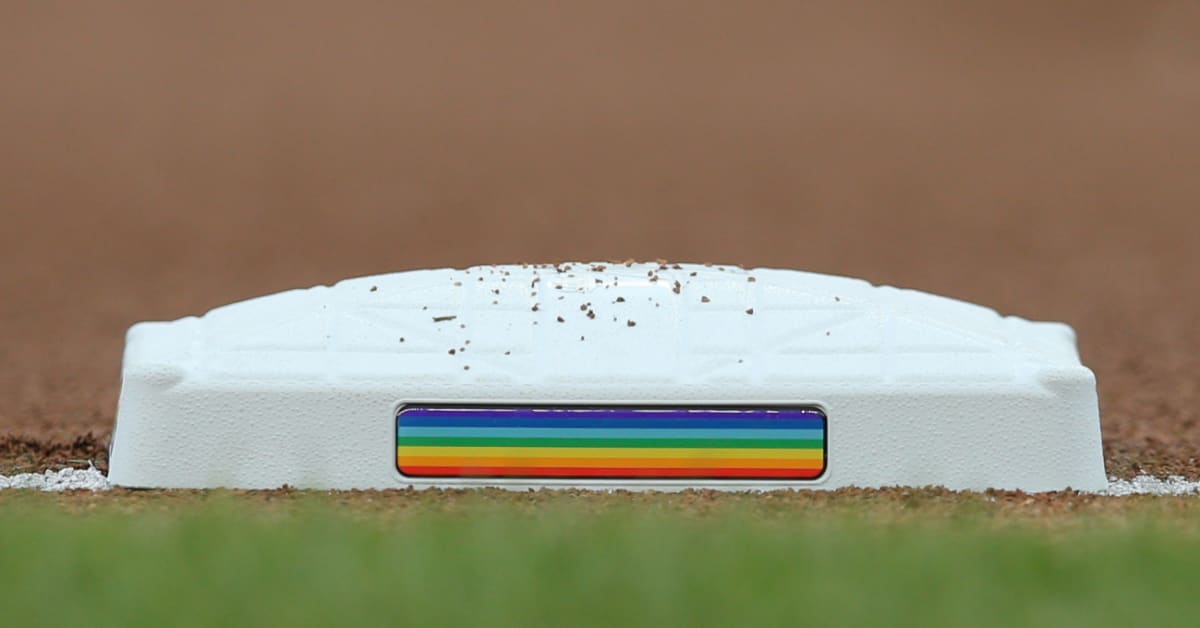 Chicago White Sox prospect Anderson Comas comes out as gay: Fight