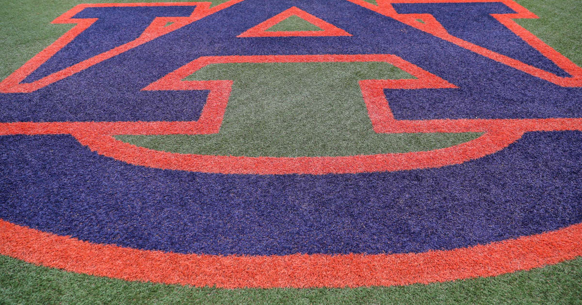 Auburn Tigers Football Recruiting: Offensive Lineman DeAndre Carter ...