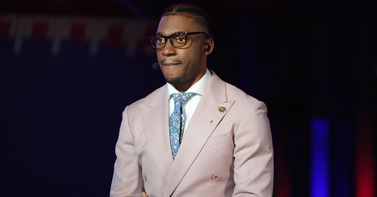 Heisman Trophy Winner and Pro Bowl NFL Quarterback Robert Griffin III Joins  ESPN as College Football and NFL Analyst - ESPN Press Room U.S.