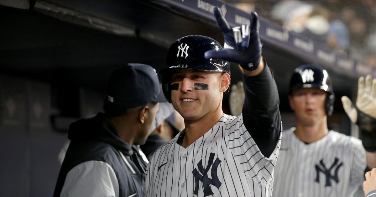 Anthony Rizzo crushes first home run with New York Yankees - Sports  Illustrated NY Yankees News, Analysis and More